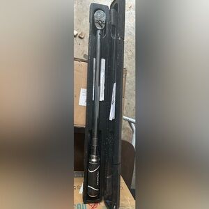 Husky H3DTW 20 ft/Ibs to 100 ft/Ibs 3/8in Drive Torque Wrench 20-100 ft Ibs